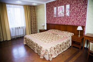 Фото номера Люкс трехкомнатный (Family room) Гостиница Премьер  г. Кострома 2